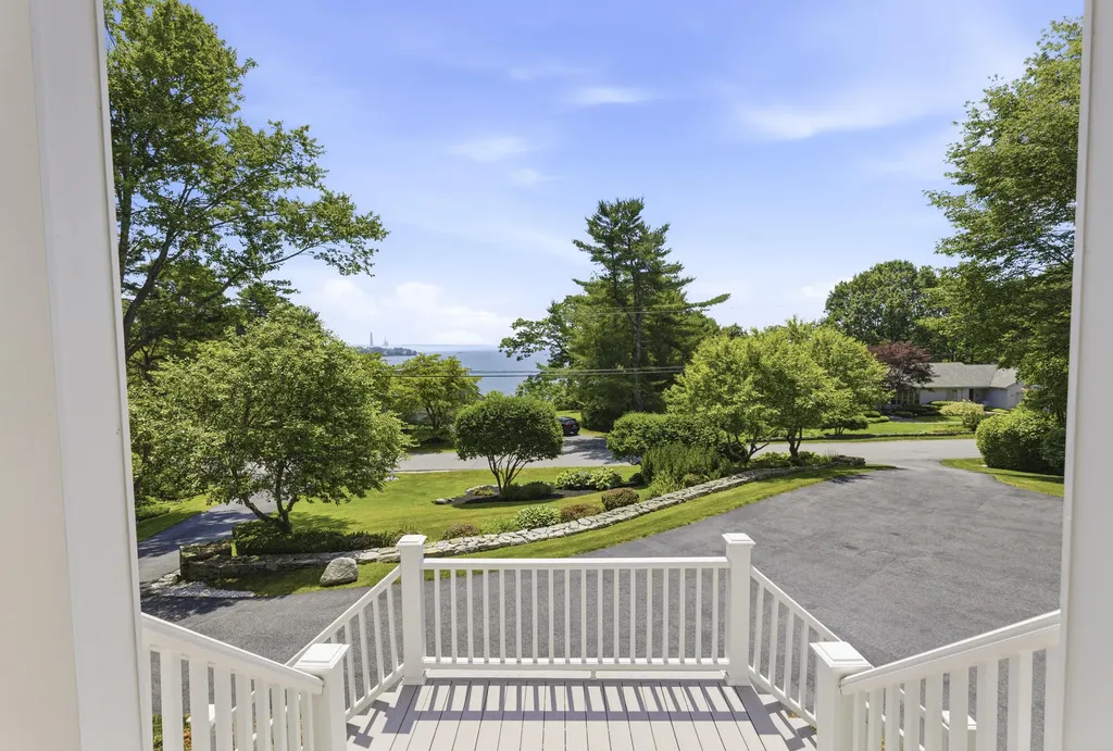 4 Ledge Road Cumberland ME 04110