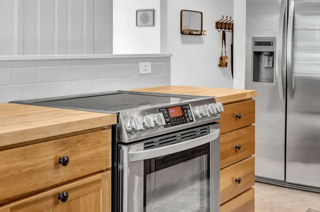 10 Friendship Drive Gray ME 04039
