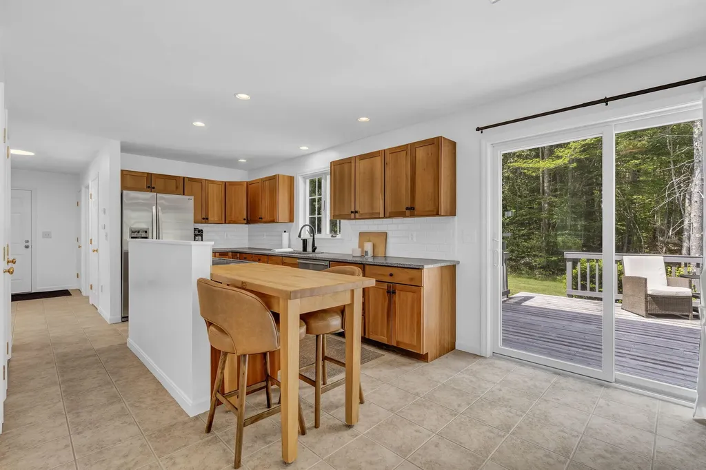 10 Friendship Drive Gray ME 04039
