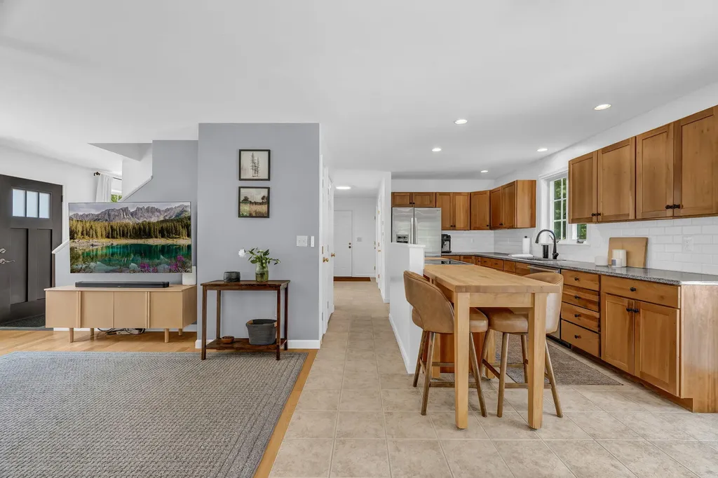 10 Friendship Drive Gray ME 04039