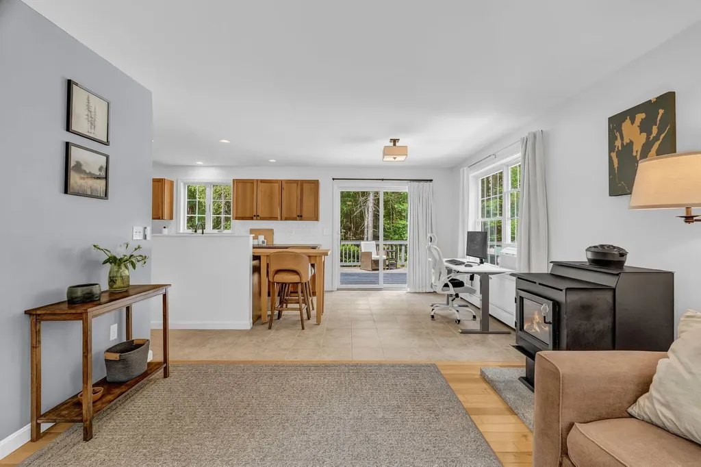 10 Friendship Drive Gray ME 04039