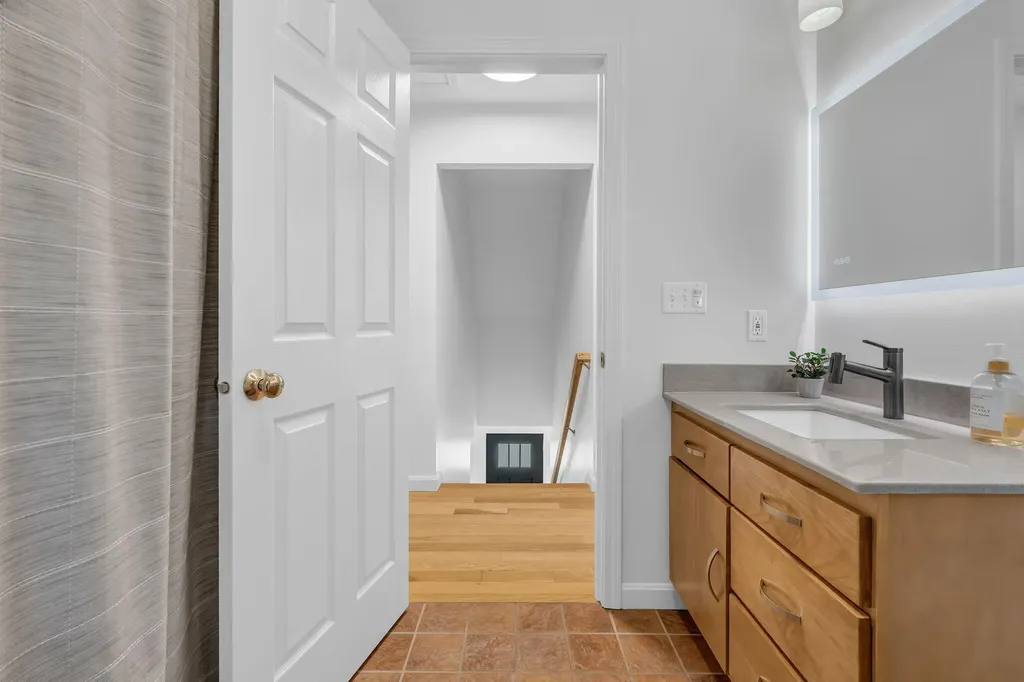 10 Friendship Drive Gray ME 04039