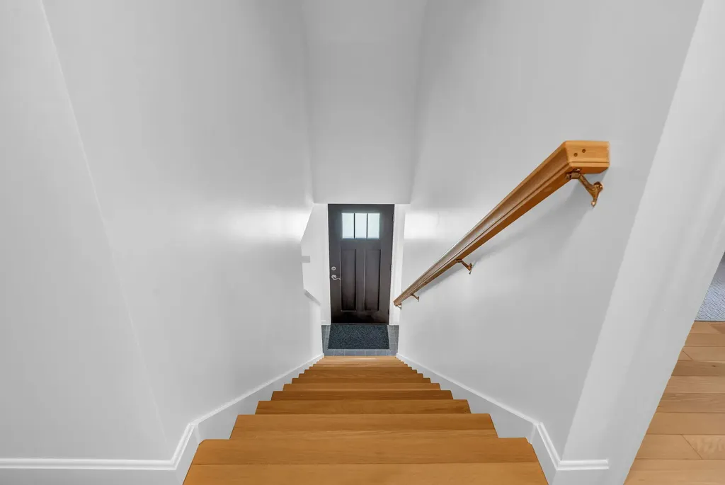 10 Friendship Drive Gray ME 04039