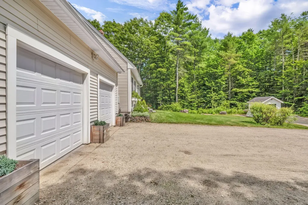 10 Friendship Drive Gray ME 04039