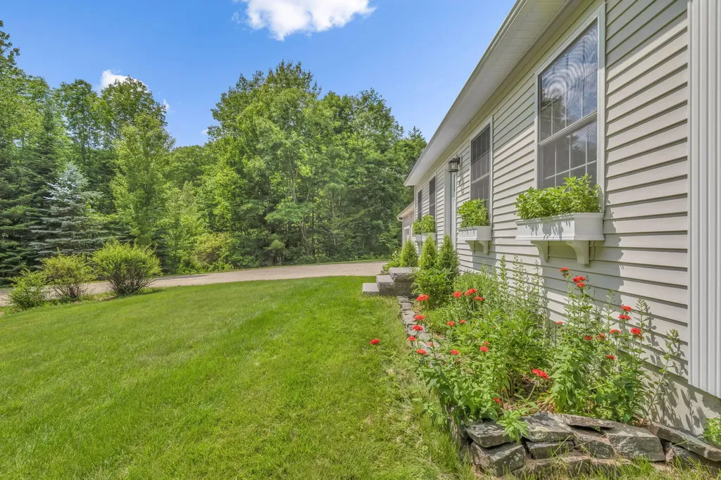 10 Friendship Drive Gray ME 04039