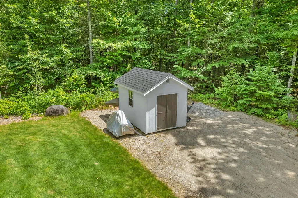 10 Friendship Drive Gray ME 04039