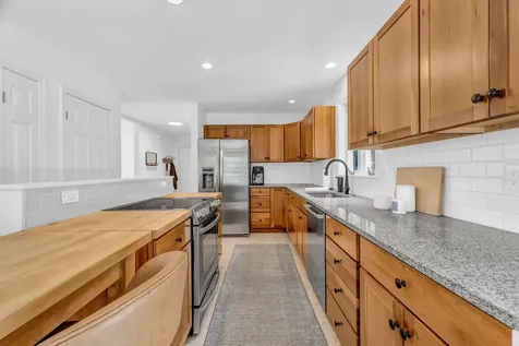 10 Friendship Drive Gray ME 04039
