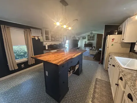 51 Pine Hill M H Park Berwick ME 03901