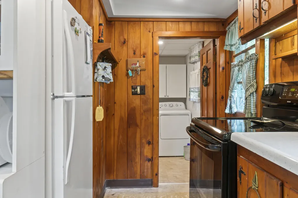 6 Plummer Drive Raymond ME 04071