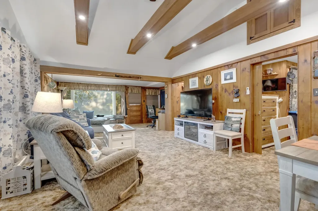 6 Plummer Drive Raymond ME 04071