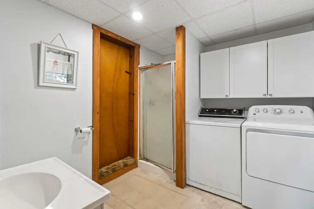 6 Plummer Drive Raymond ME 04071
