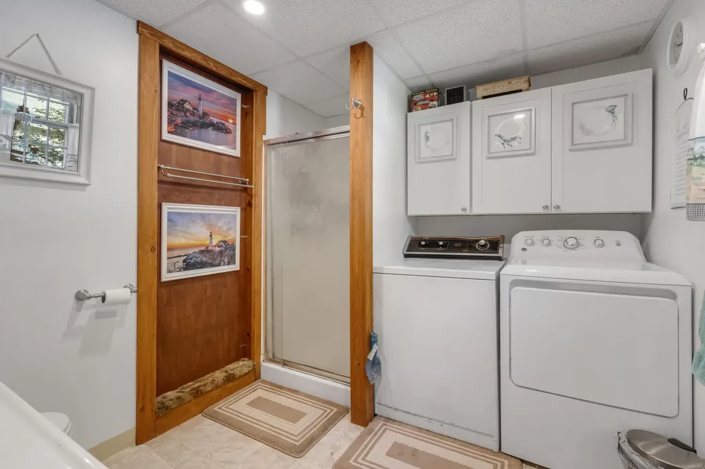 6 Plummer Drive Raymond ME 04071