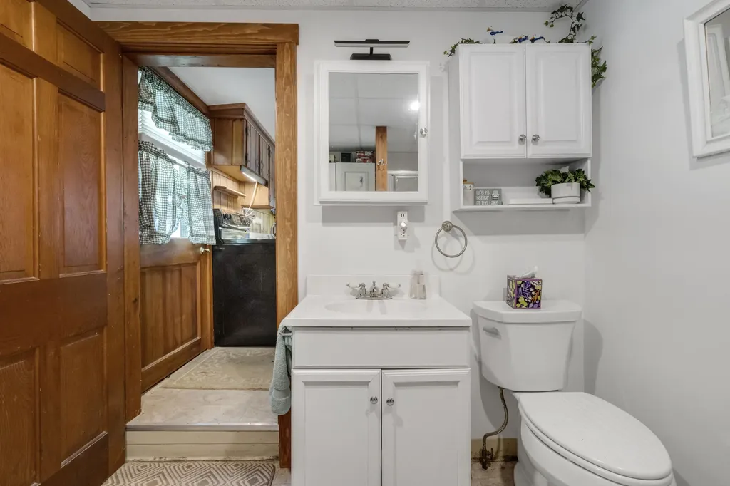 6 Plummer Drive Raymond ME 04071