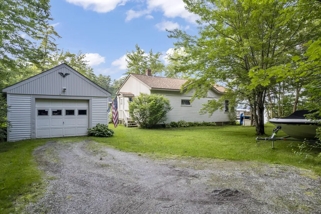 6 Plummer Drive Raymond ME 04071