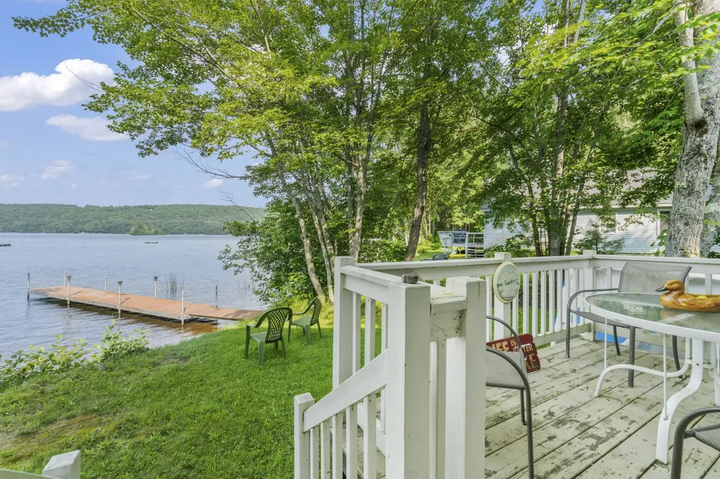 6 Plummer Drive Raymond ME 04071