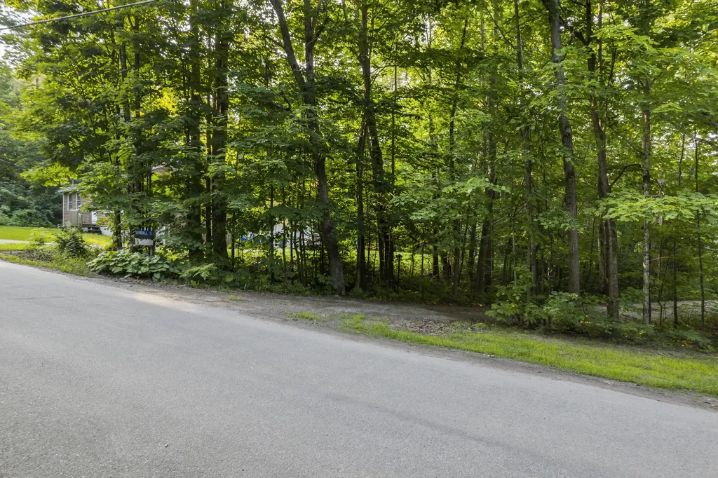 6 Plummer Drive Raymond ME 04071