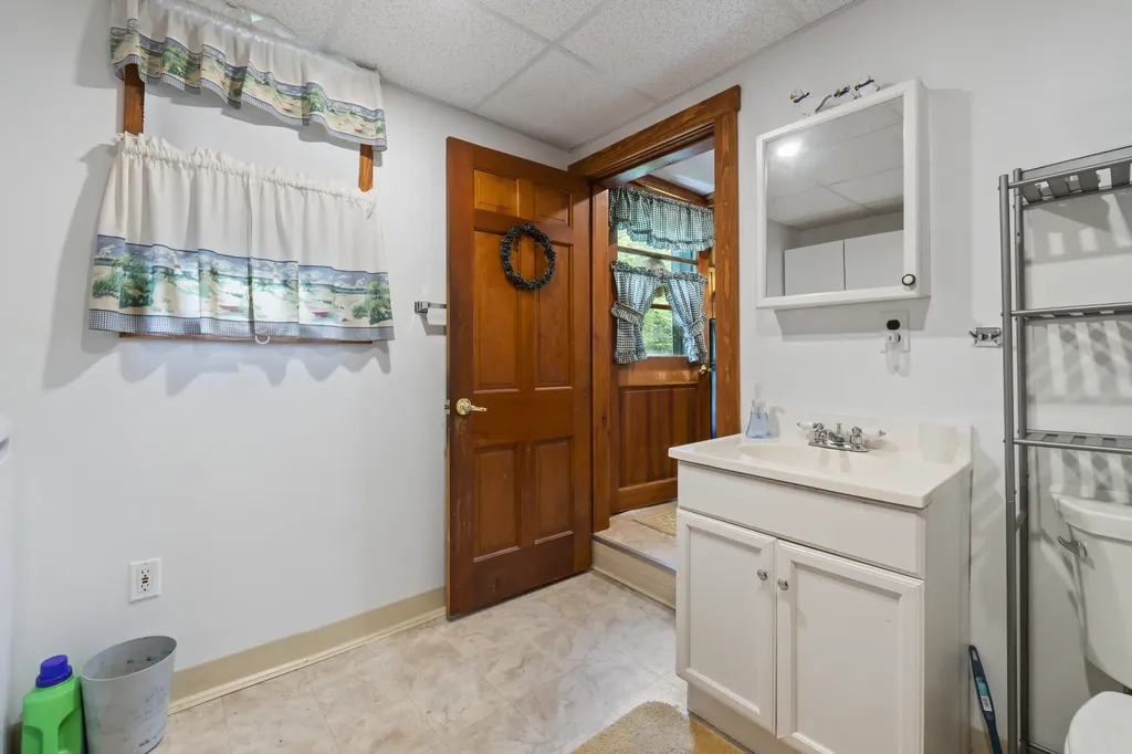 6 Plummer Drive Raymond ME 04071