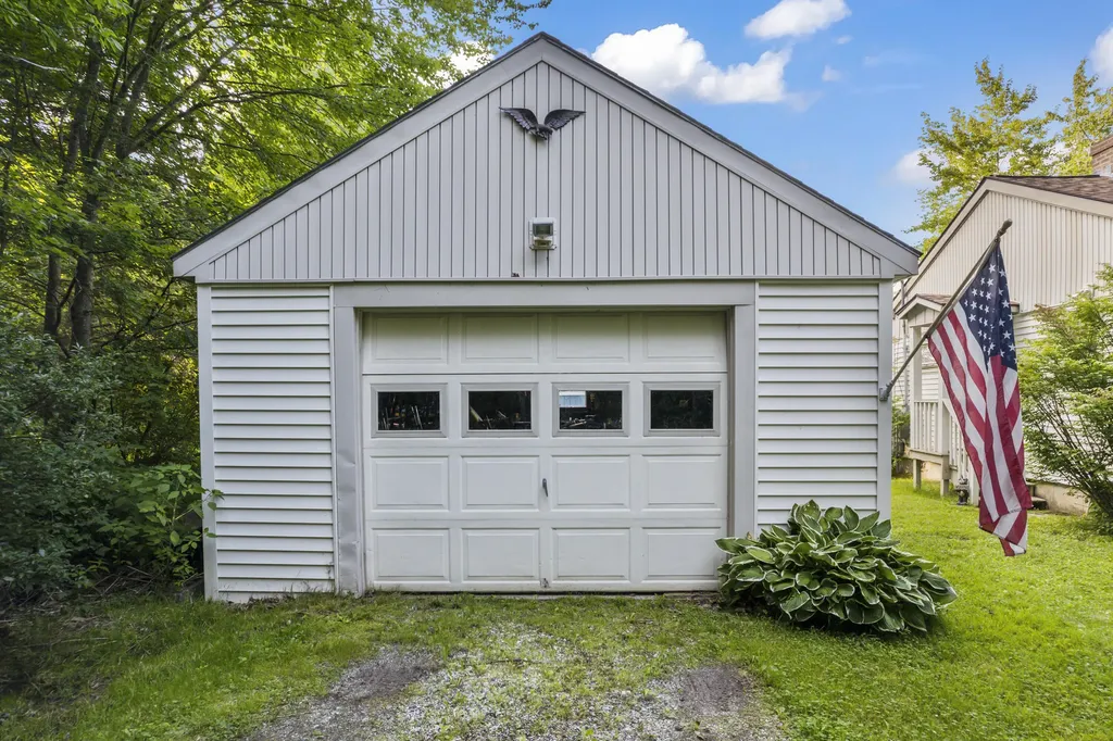 6 Plummer Drive Raymond ME 04071