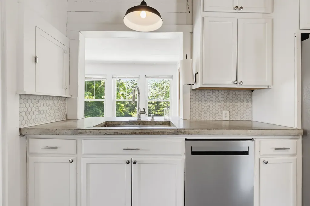 158 Pierce Street Westbrook ME 04092
