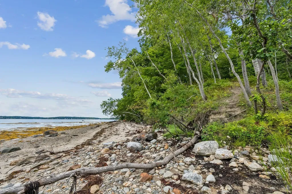 LOT#8C North Road Chebeague Island ME 04017