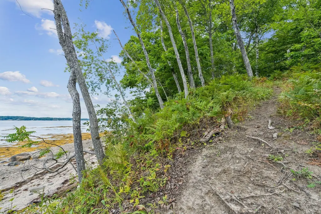 LOT#8C North Road Chebeague Island ME 04017