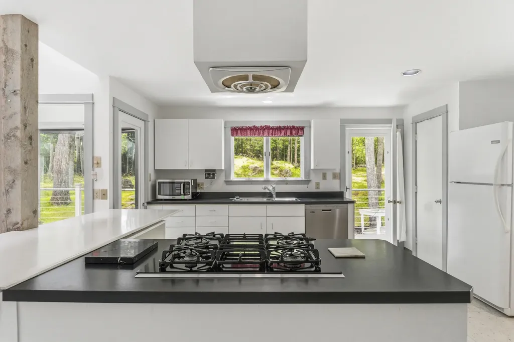 64 Pleasant Cove Road Phippsburg ME 04562