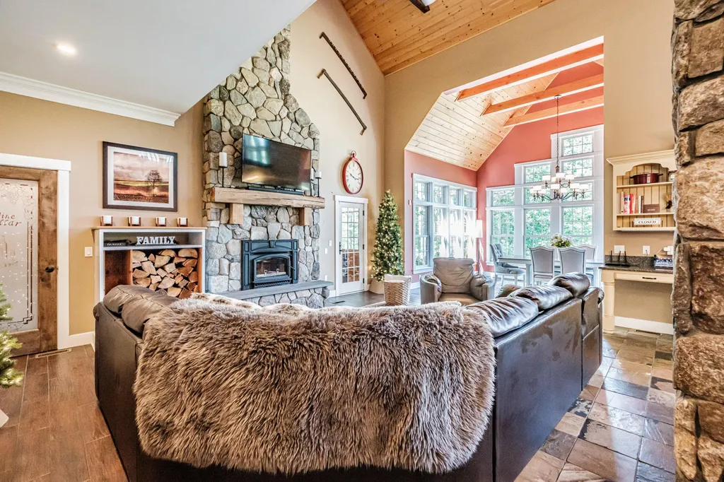 175 Acorn Drive Greenwood ME 04255