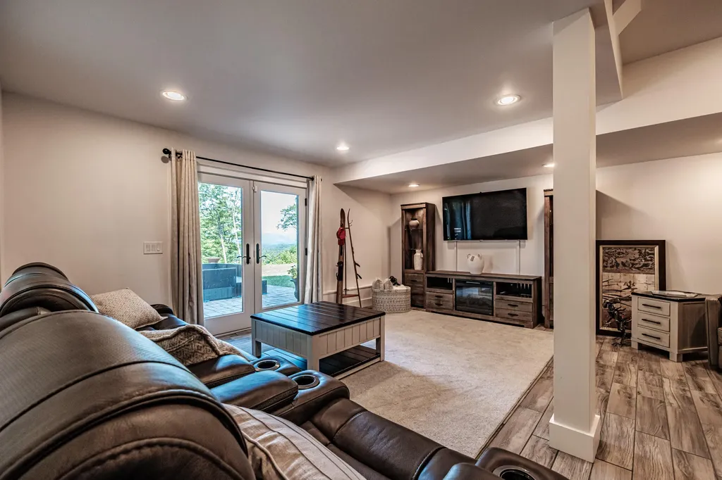 175 Acorn Drive Greenwood ME 04255