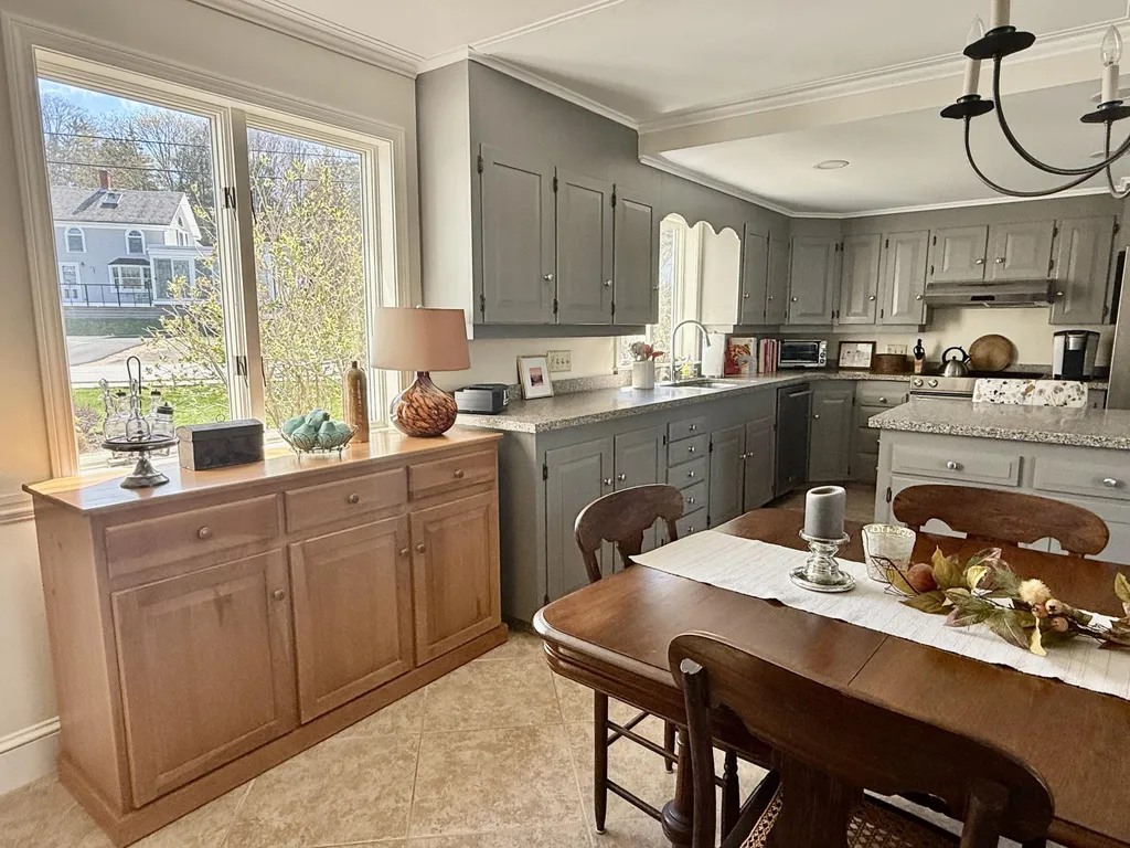 6 Leos Lane Vinalhaven ME 04863