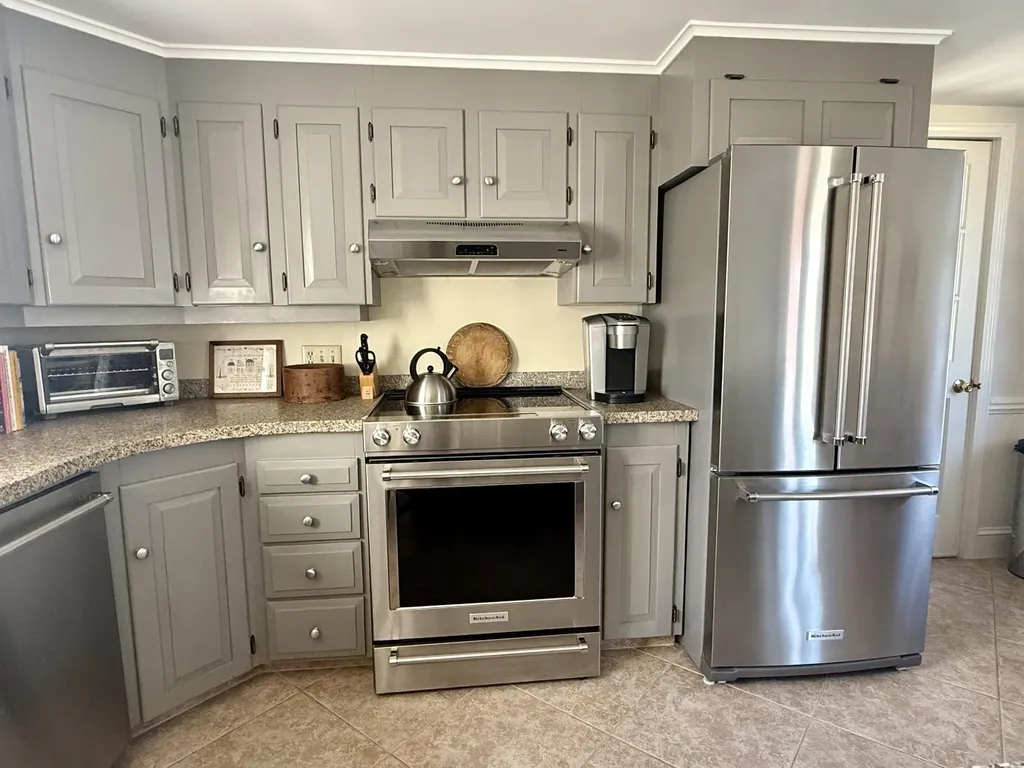 6 Leos Lane Vinalhaven ME 04863