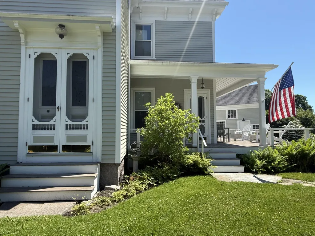 6 Leos Lane Vinalhaven ME 04863