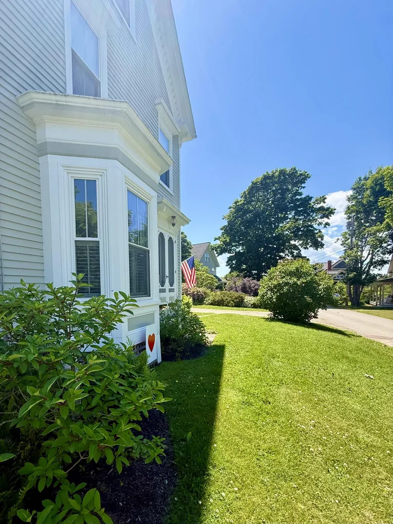 6 Leos Lane Vinalhaven ME 04863