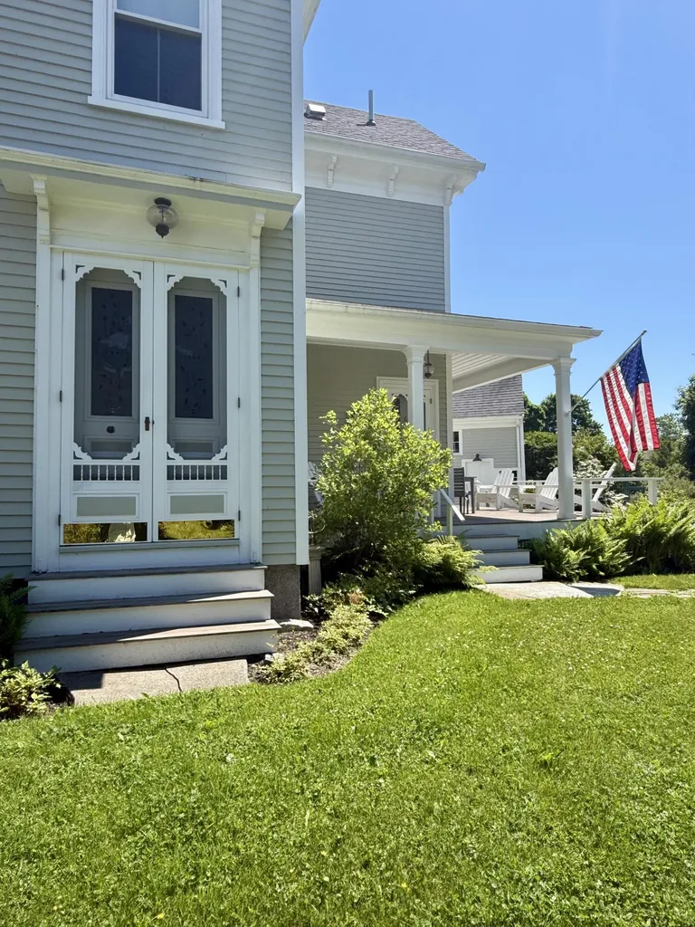 6 Leos Lane Vinalhaven ME 04863