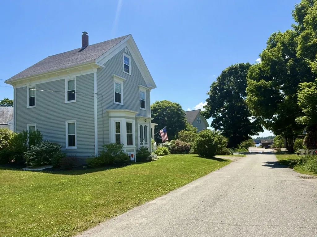 6 Leos Lane Vinalhaven ME 04863