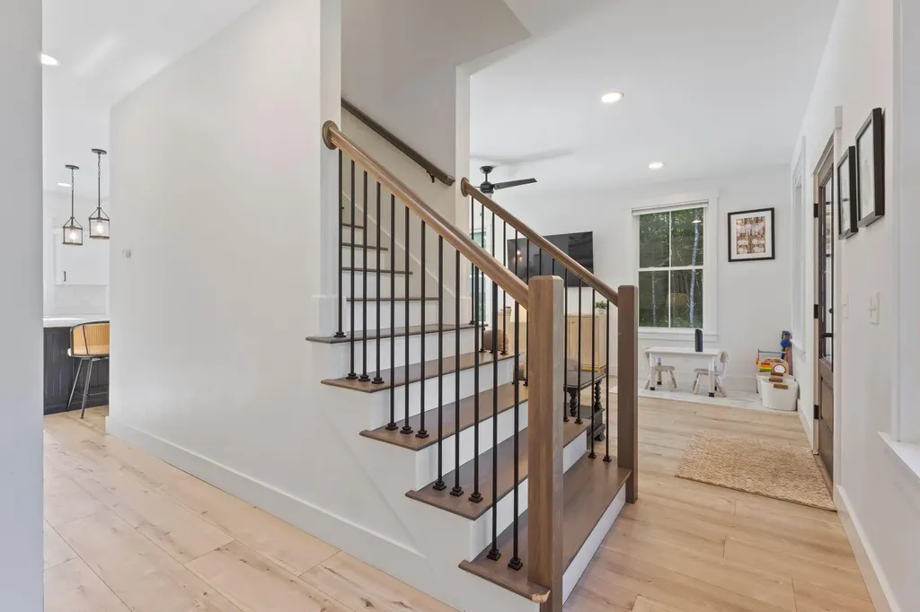 161 Two Rod Road Scarborough ME 04074