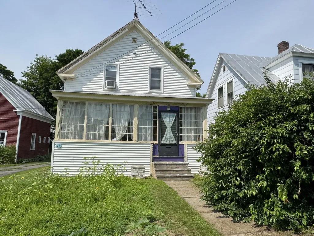 17 Bean Street Madison ME 04950