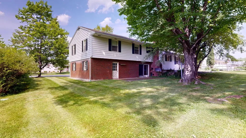 25 Orestis Way Lewiston ME 04240