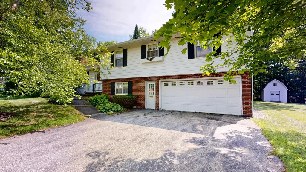 25 Orestis Way Lewiston ME 04240