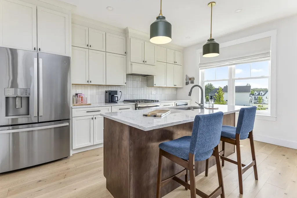 8 Waxwing Lane Falmouth ME 04105