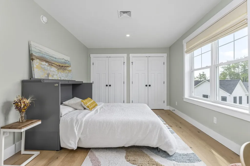 8 Waxwing Lane Falmouth ME 04105