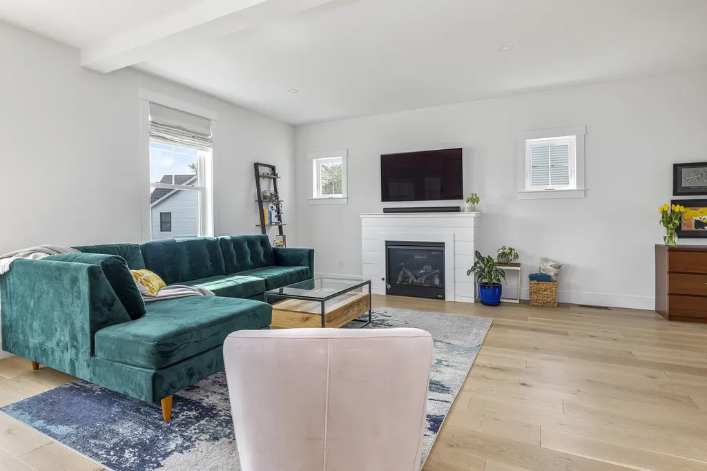 8 Waxwing Lane Falmouth ME 04105