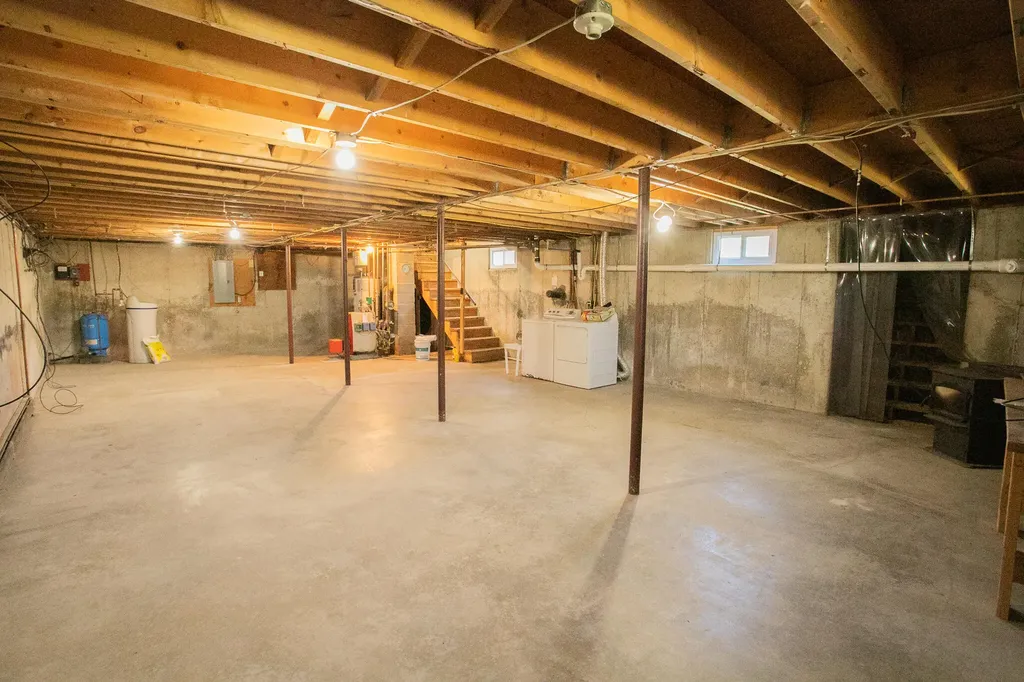 1238 Pushaw Road Glenburn ME 04401