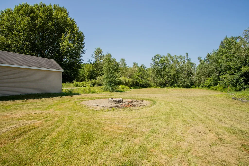 1238 Pushaw Road Glenburn ME 04401