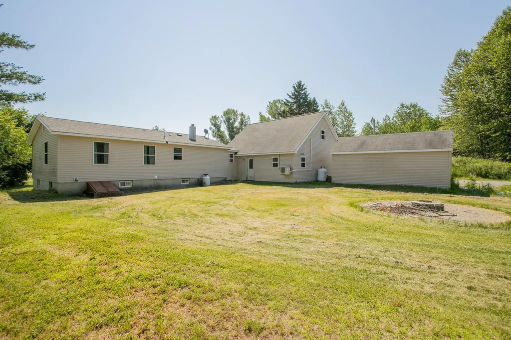 1238 Pushaw Road Glenburn ME 04401