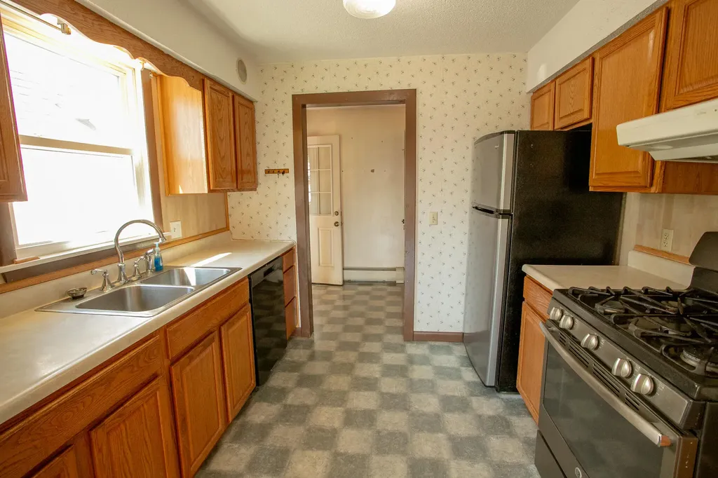 1238 Pushaw Road Glenburn ME 04401