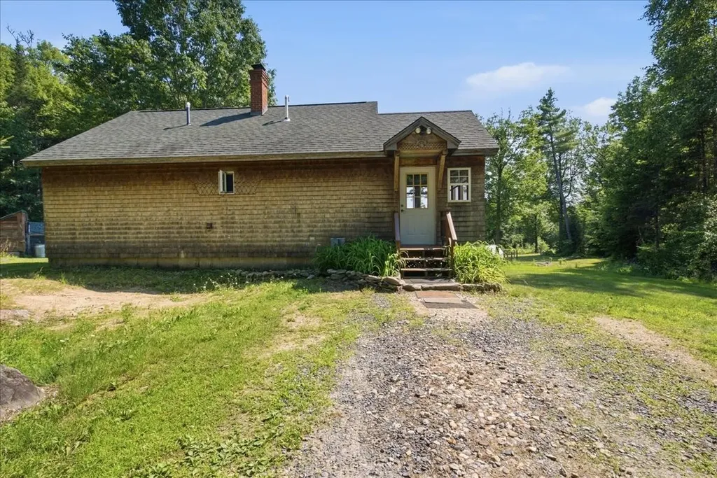 24 Bradeen Road Sumner ME 04292