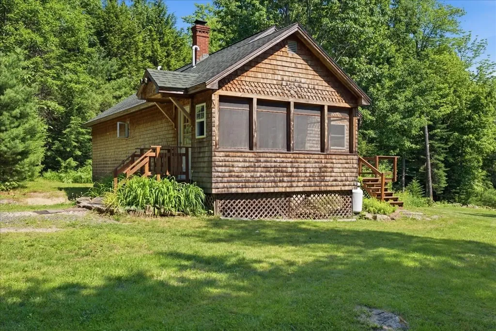 24 Bradeen Road Sumner ME 04292