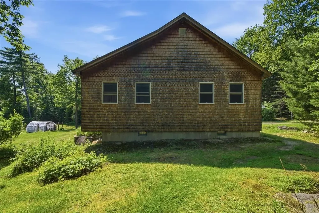24 Bradeen Road Sumner ME 04292