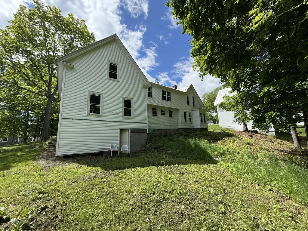 124 Lake Avenue Farmington ME 04938