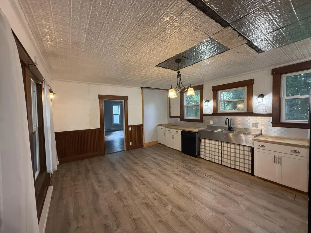 124 Lake Avenue Farmington ME 04938